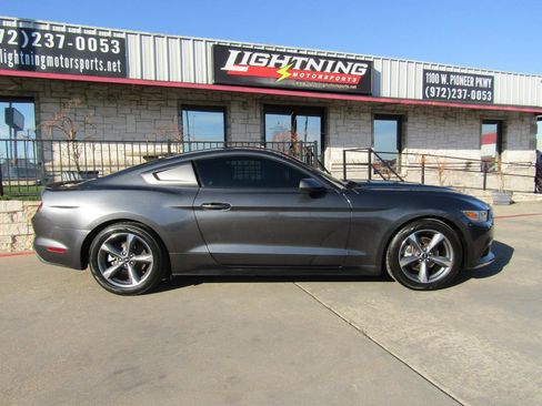 Used 2016 Ford Mustang Coupe w/ Equipment Group 051A image 5