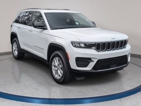 New 2025 Jeep Grand Cherokee Laredo X image 3