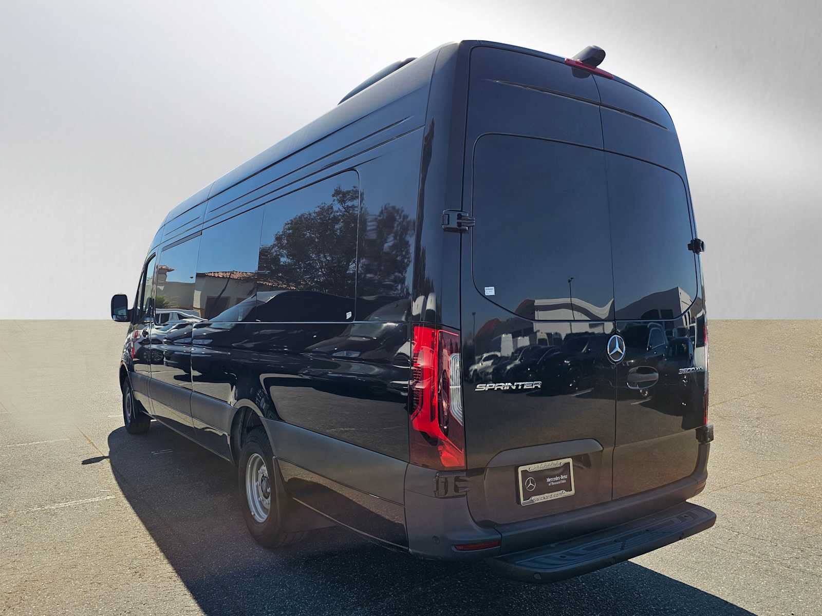 Used 2024 Mercedes-Benz Sprinter 3500 image 5