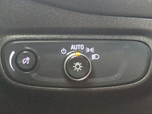 Used 2024 Chevrolet Equinox LT FWD image 29