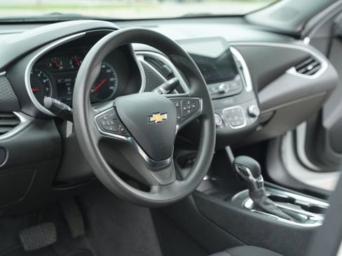 Used 2023 Chevrolet Malibu LT FWD image 26