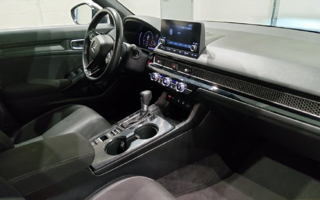 Used 2025 Honda Civic Sport image 19