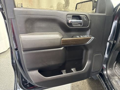 Used 2022 Chevrolet Silverado 1500 LT Trail Boss image 8