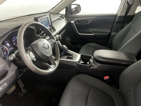 Used 2020 Toyota RAV4 LE image 16
