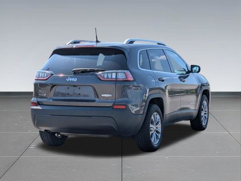 Used 2019 Jeep Cherokee Latitude Plus AWD/4WD image 5