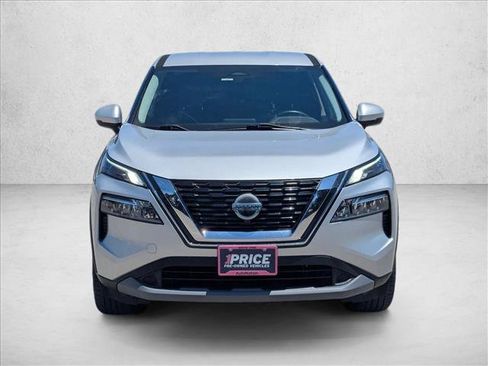Used 2021 Nissan Rogue SV FWD image 2