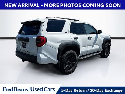 Used 2025 Toyota 4Runner SR5 AWD/4WD image 8