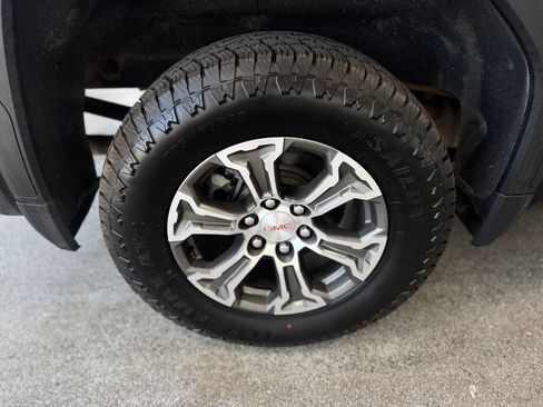 Used 2020 GMC Sierra 1500 SLE w/ X31 Off-Road Package AWD/4WD image 25