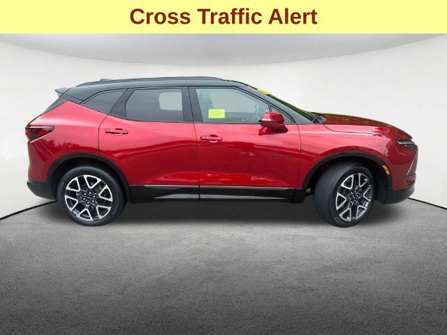 Used 2024 Chevrolet Blazer RS w/ Enhanced Convenience Package FWD image 11