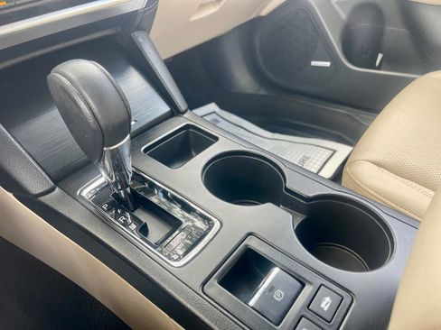 Used 2018 Subaru Outback 3.6R Limited AWD/4WD image 14