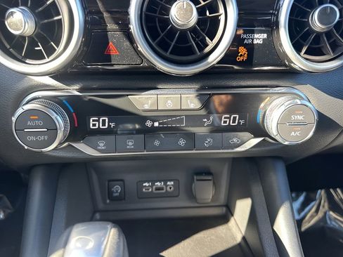 Used 2024 Nissan Sentra SR w/ SR Premium Package image 19