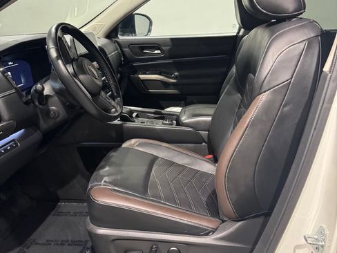 Used 2022 Nissan Pathfinder Platinum w/ Cargo Package AWD/4WD image 12