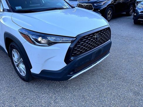 Used 2023 Toyota Corolla Cross LE w/ Moonroof Package AWD/4WD image 8