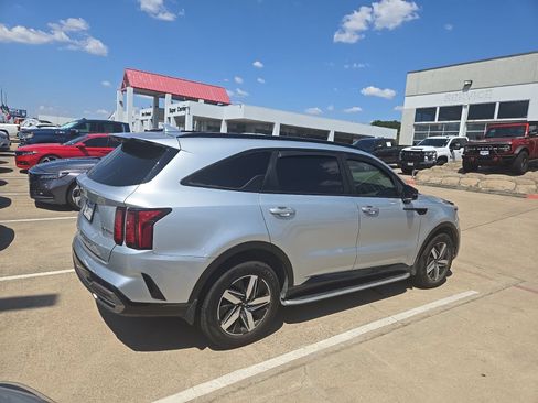 Used 2021 Kia Sorento EX w/ Panoramic Sunroof Package AWD/4WD image 5