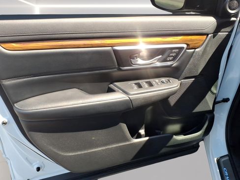 Used 2017 Honda CR-V Touring image 8