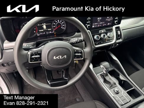 Used 2023 Kia Sorento LX image 24