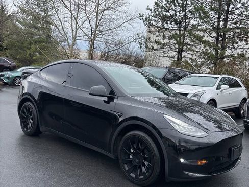 Used 2021 Tesla Model Y Long Range image 2