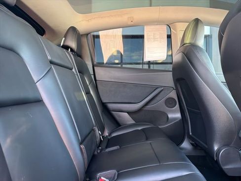 Used 2021 Tesla Model Y Long Range image 15