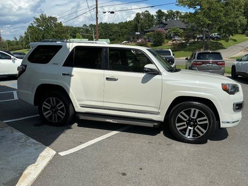 Used 2019 Toyota 4Runner Limited AWD/4WD image 7