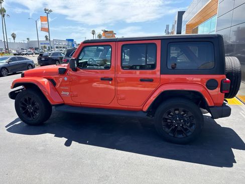 Used 2023 Jeep Wrangler Unlimited Sahara AWD/4WD image 17