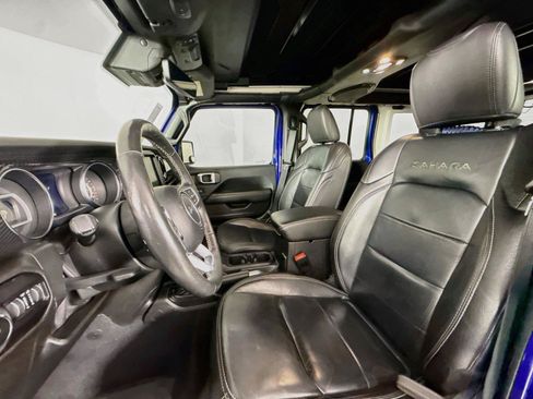 Used 2019 Jeep Wrangler Unlimited Sahara AWD/4WD image 3