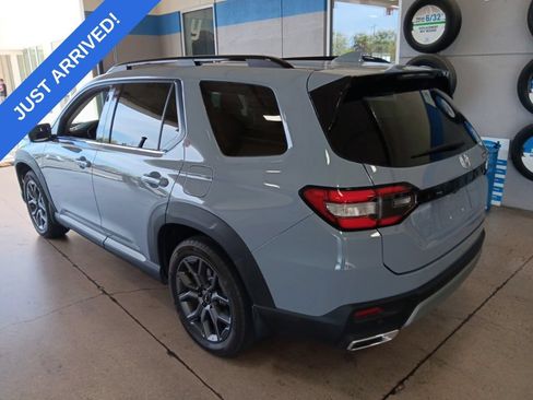 Used 2023 Honda Pilot Touring image 4