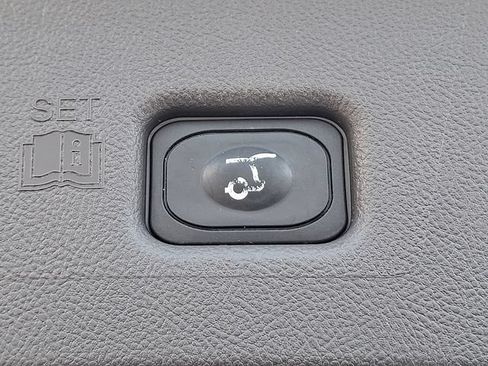 Used 2017 Lincoln MKX Reserve w/ Lincoln MKX Climate Package AWD/4WD image 31