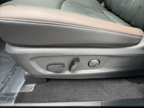 Used 2026 Nissan Pathfinder Platinum w/ Cargo Package FWD image 23