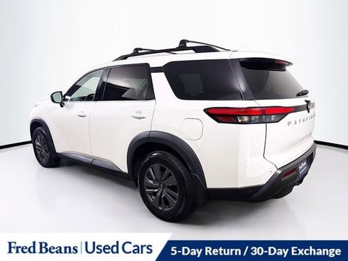 Used 2023 Nissan Pathfinder SV w/ SV Premium Package AWD/4WD image 6