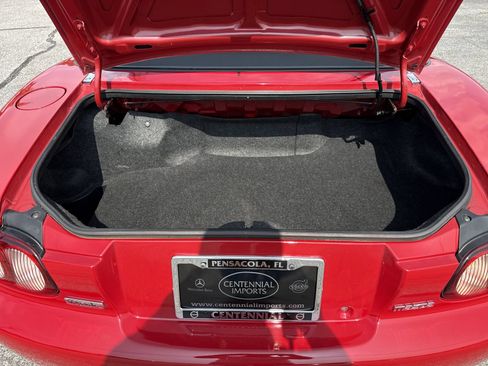 Used 2005 MAZDA MX-5 Miata w/ Convenience Pkg RWD image 21