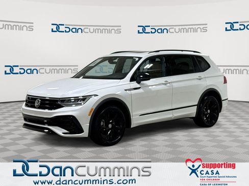 Used 2023 Volkswagen Tiguan SE R-Line image 1