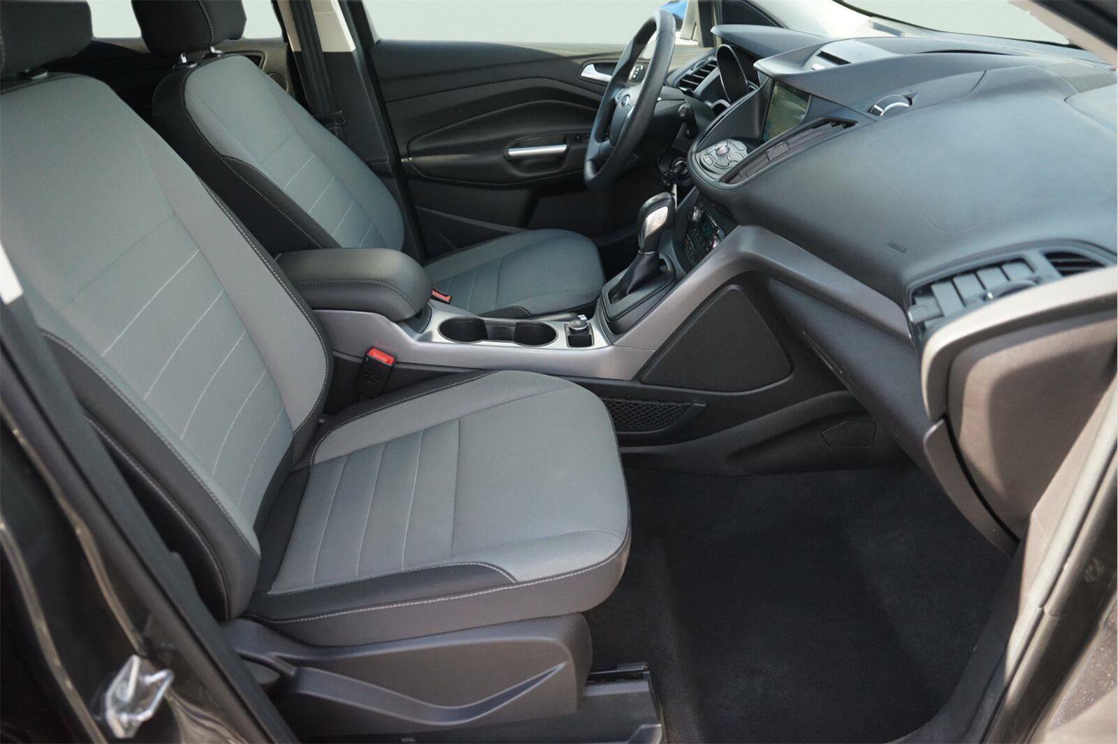 Used 2016 Ford Escape SE w/ Equipment Group 201A FWD image 18