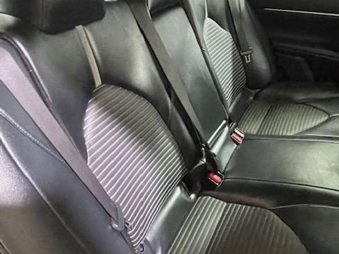 Used 2021 Toyota Camry SE image 25
