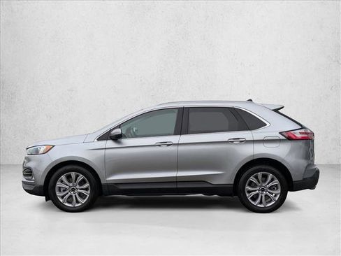 Used 2024 Ford Edge Titanium image 8