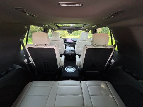 Used 2024 Cadillac Escalade Sport w/ LPO, ONYX Package AWD/4WD image 33