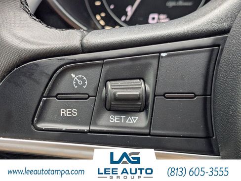 Used 2018 Alfa Romeo Giulia image 24