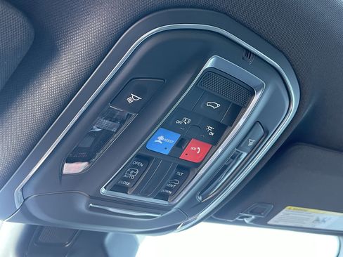 New 2026 Jeep Grand Cherokee Altitude image 40