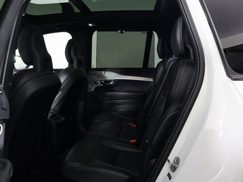 Used 2022 Volvo XC90 T8 R-Design w/ Advanced Package image 11