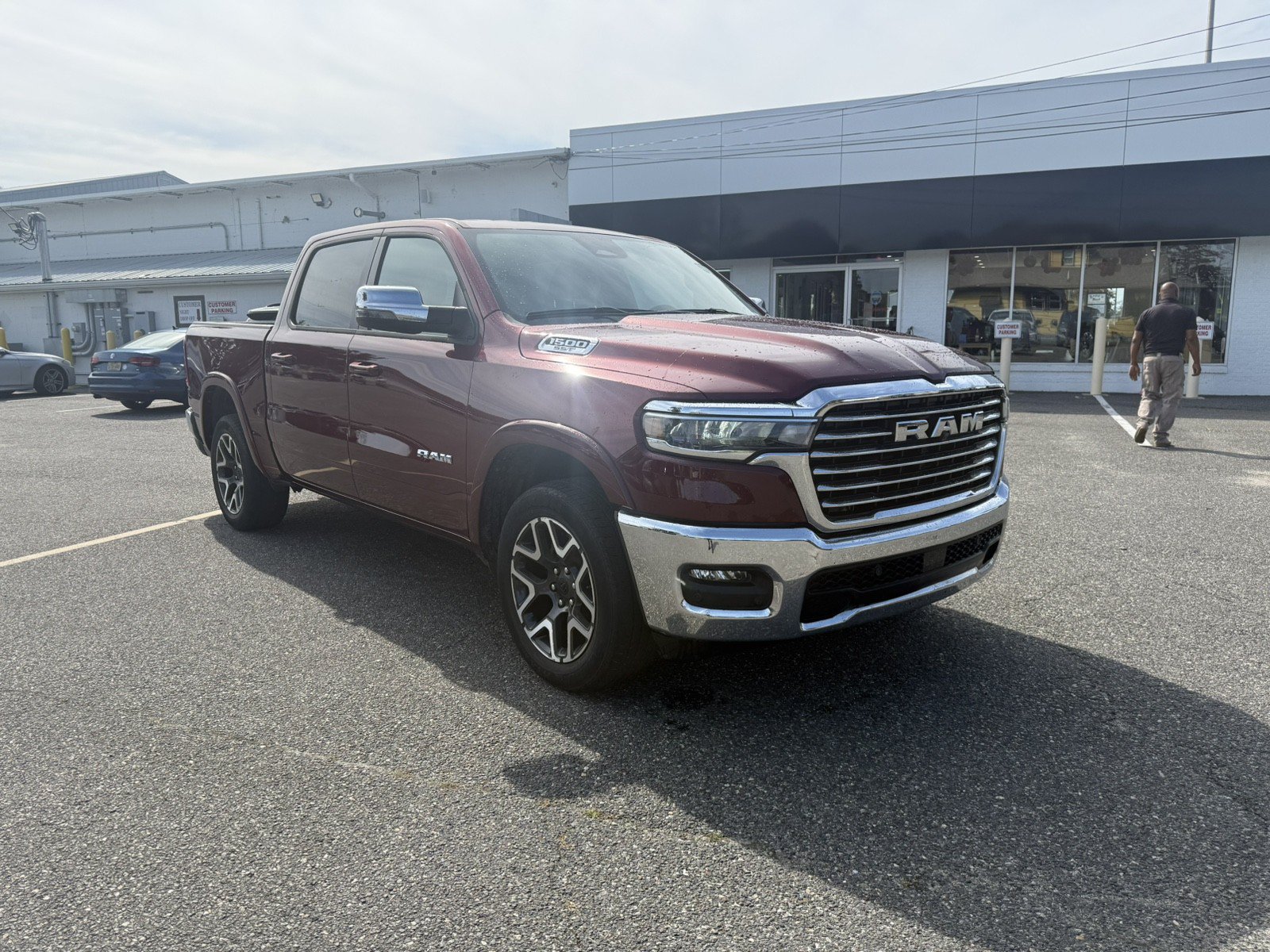 Used 2025 RAM 1500 Laramie AWD/4WD image 1