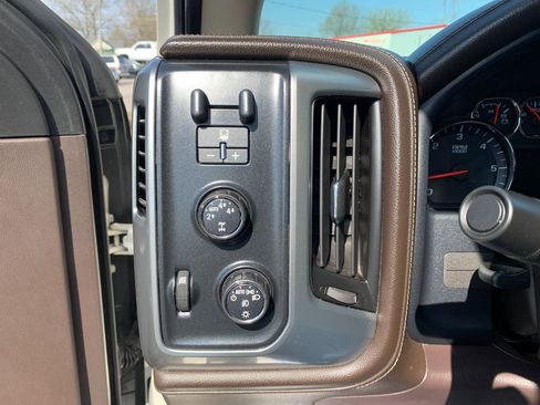 Used 2014 Chevrolet Silverado 1500 LTZ AWD/4WD image 19