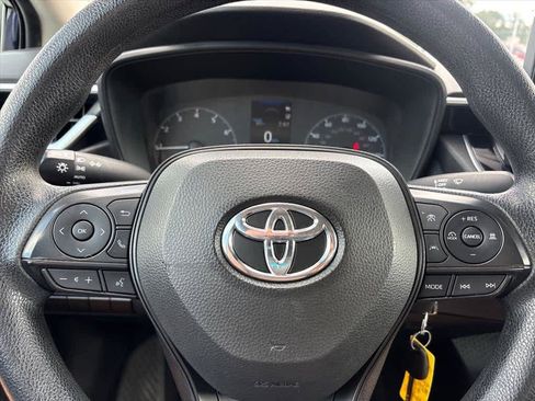 Used 2024 Toyota Corolla LE FWD image 17