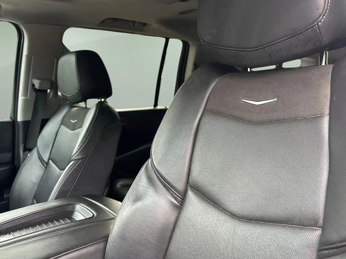 Used 2019 Cadillac Escalade ESV Premium Luxury image 30
