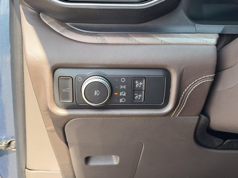 Used 2020 Ford Explorer Platinum w/ Premium Technology Package AWD/4WD image 19