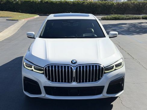 Used 2020 BMW 750i xDrive w/ Executive Package AWD/4WD image 4