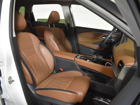 Certified 2025 Nissan Rogue Platinum AWD/4WD image 36