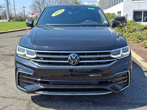 Certified 2023 Volkswagen Tiguan SEL R-Line image 2
