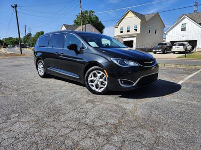 Used 2017 Chrysler Pacifica Touring-L w/ Tire & Wheel Group