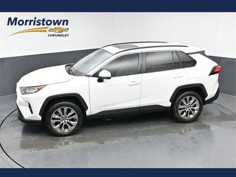 Used 2020 Toyota RAV4 XLE Premium image 1