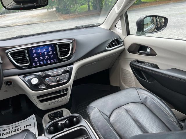 Used 2018 Chrysler Pacifica Touring-L FWD image 25