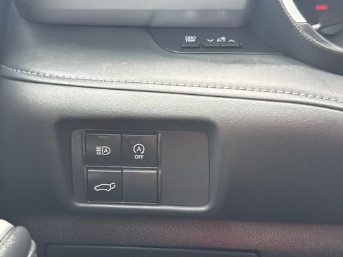 Used 2025 Toyota Highlander XLE AWD/4WD image 34